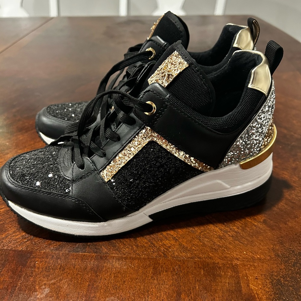 Michael Kors tennis shoes - Picture 3 of 5